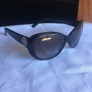 🎉DEAL ALERT🎉 Tory burch cat eye sunglasses